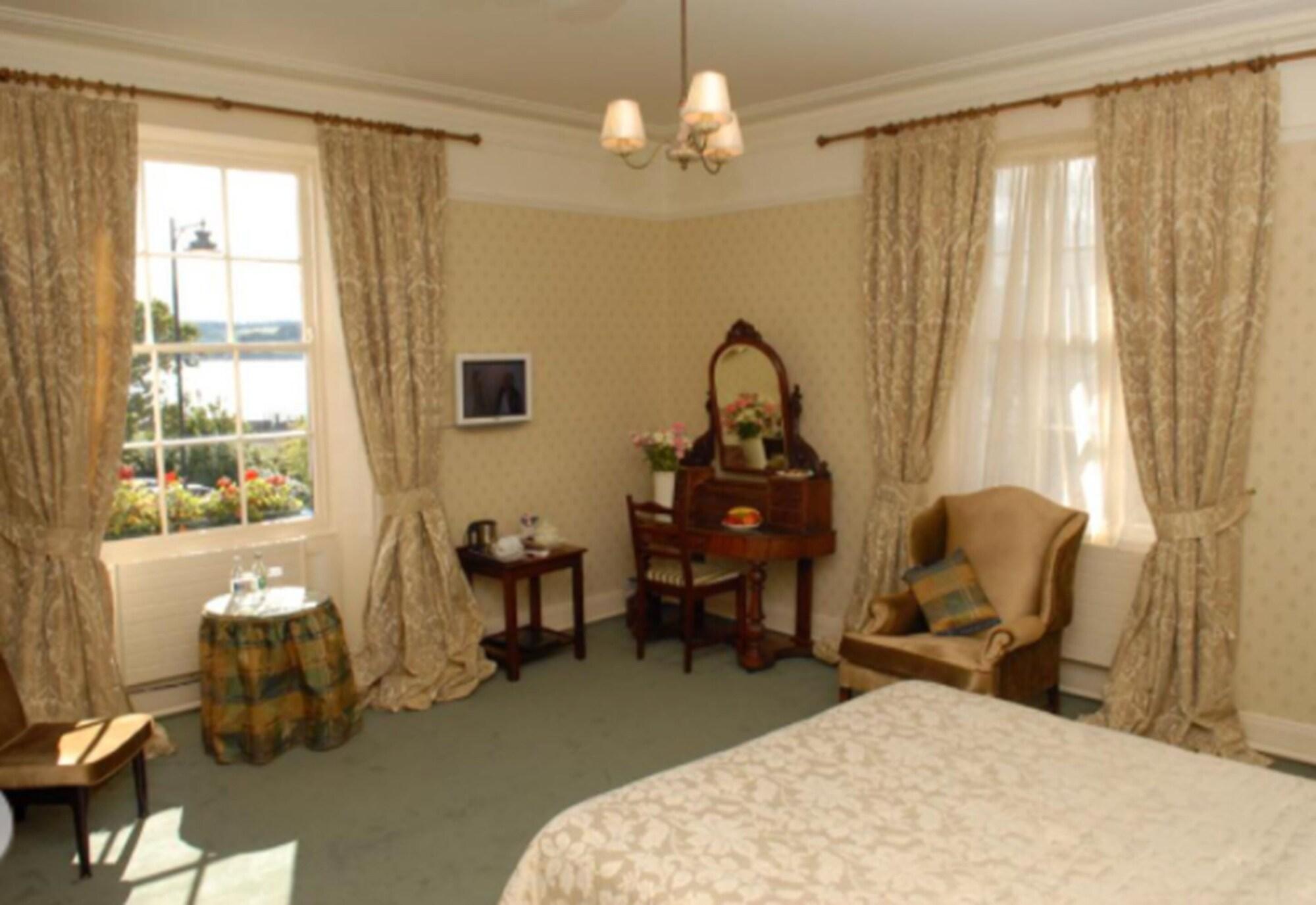 Londonderry Arms Hotel Carnlough Exterior foto