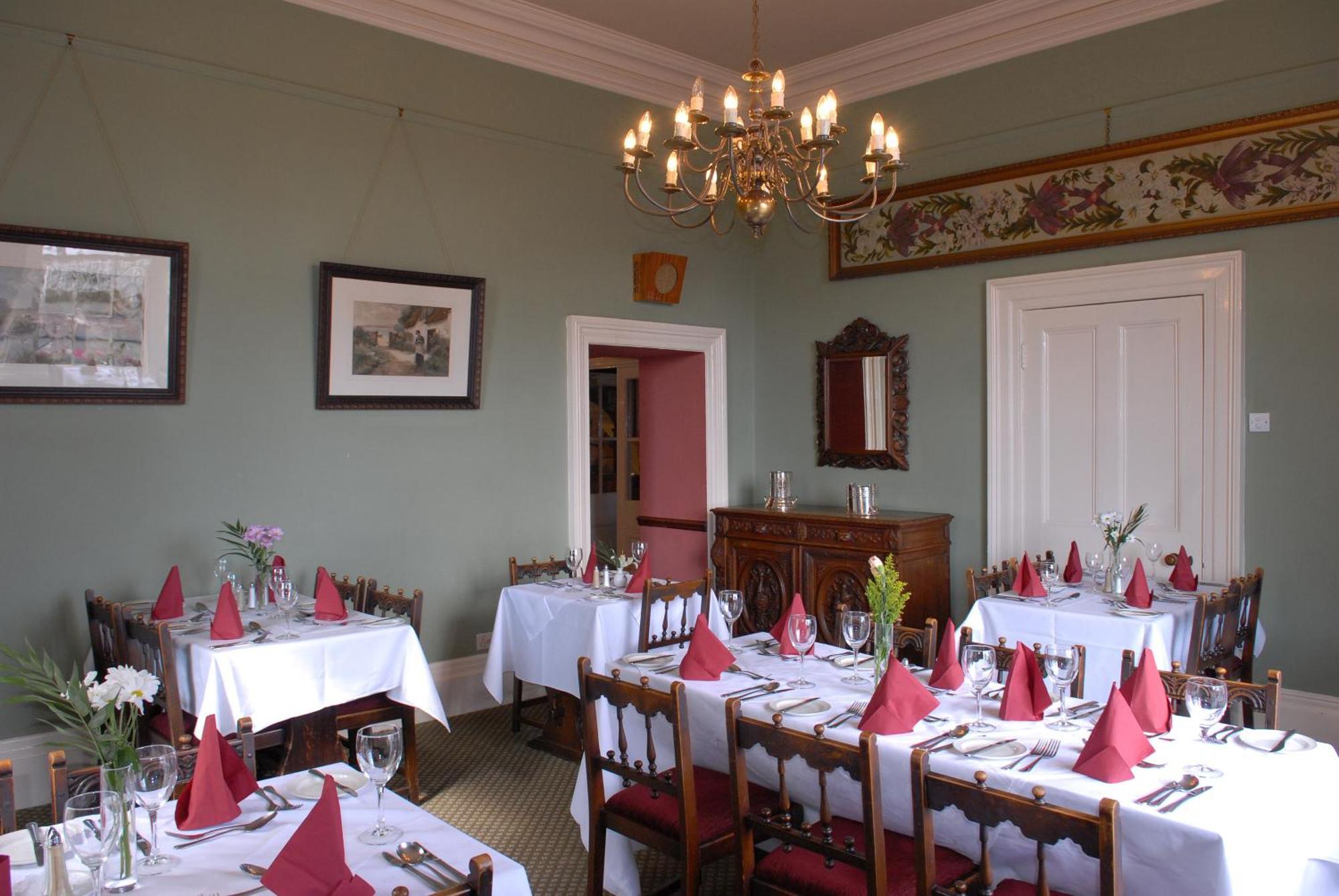 Londonderry Arms Hotel Carnlough Exterior foto
