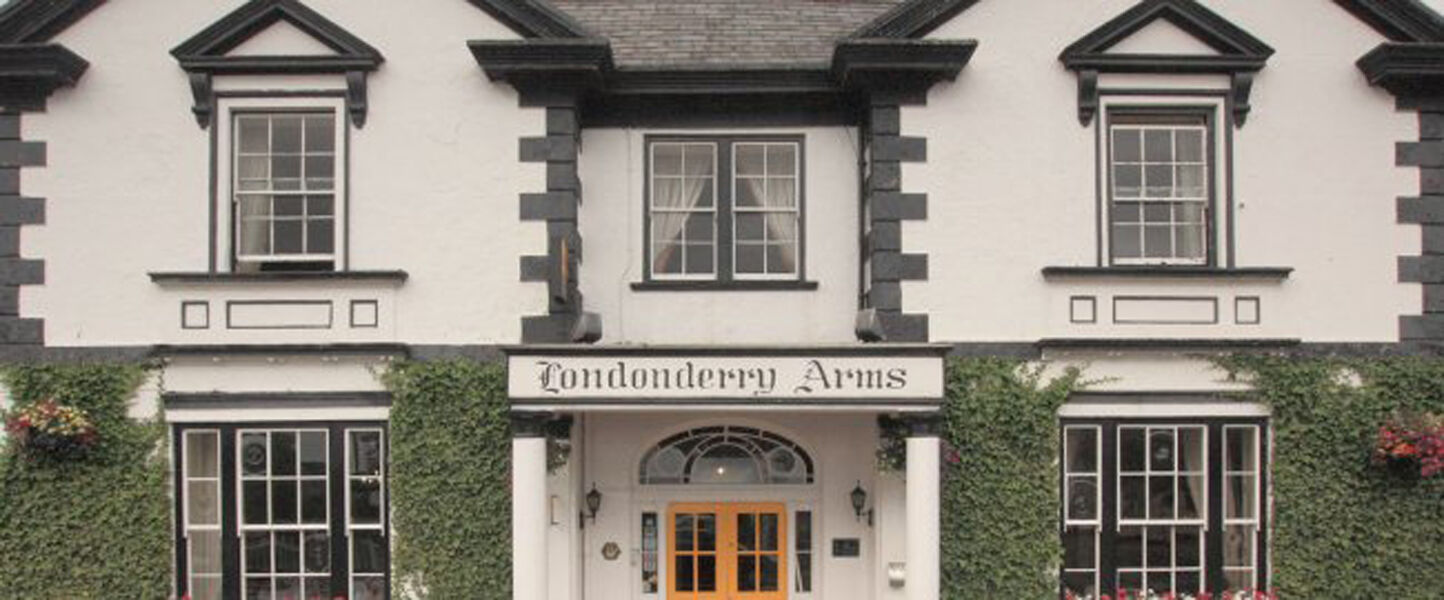 Londonderry Arms Hotel Carnlough Exterior foto